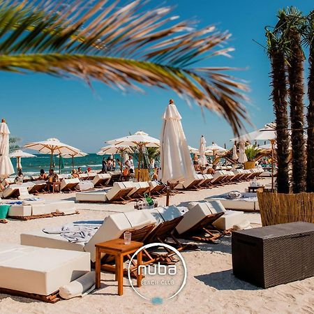 Ella Summerland Mamaia Bagian luar foto