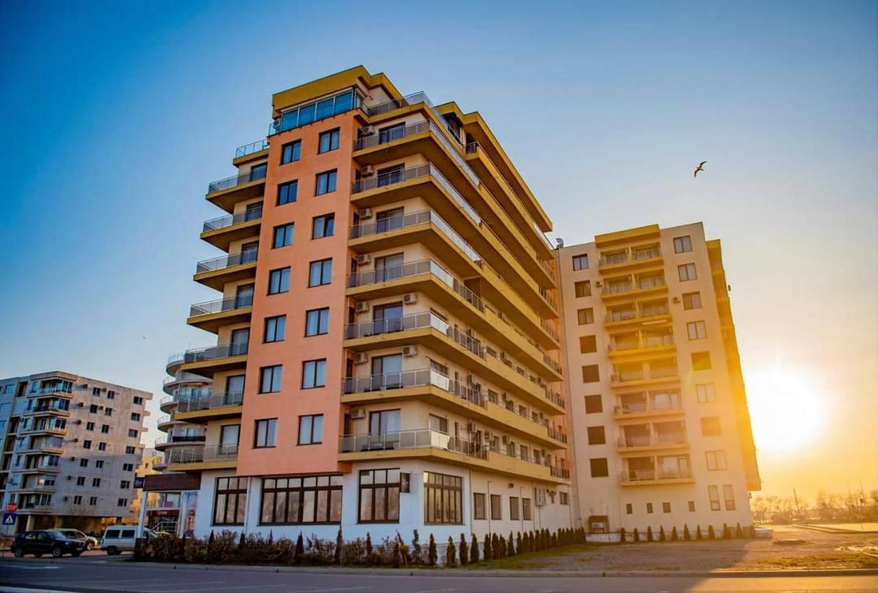 Ella Summerland Mamaia Bagian luar foto