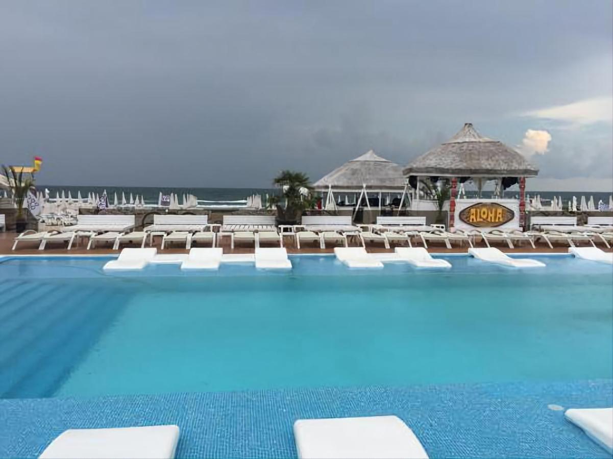 Ella Summerland Mamaia Bagian luar foto